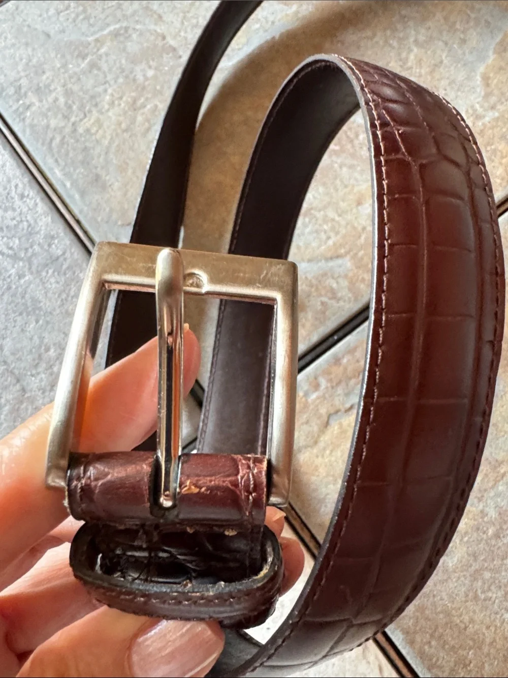 Men's Dark Brown,Croc embossed belt w/ Silver Buckle. Made w/75% bonded leather
